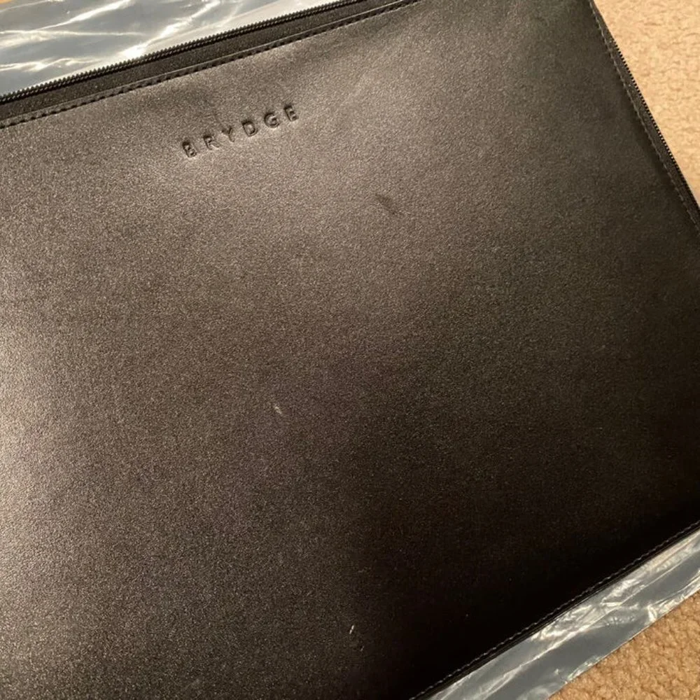 Used Brydge 13-Inch Black Folio Leather (BRYLB60B5)